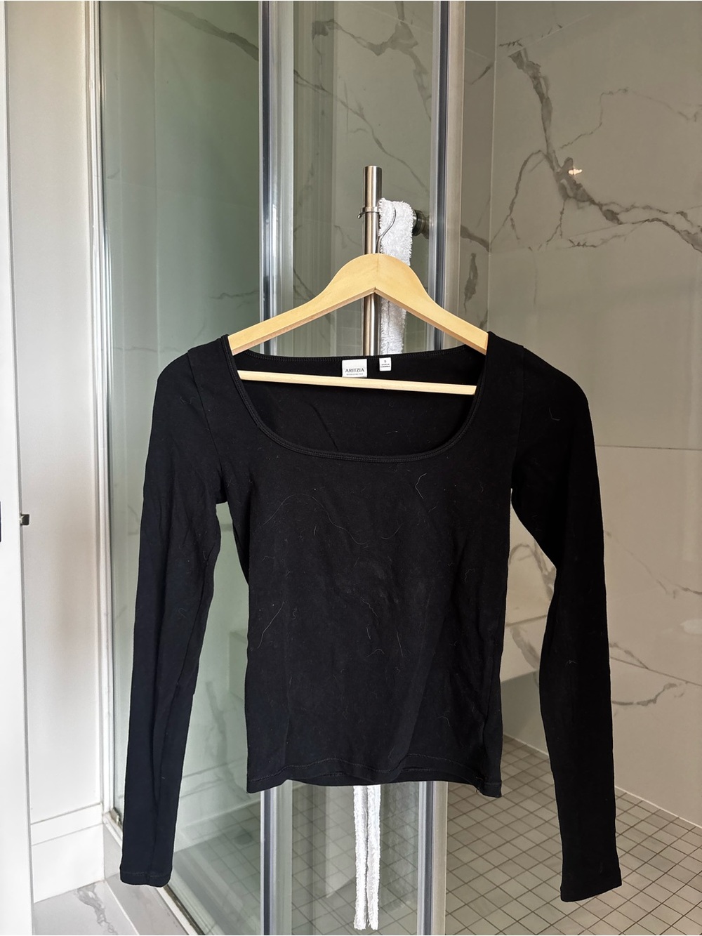 Aritzia Black Scoop Neck Long Sleeve Tee